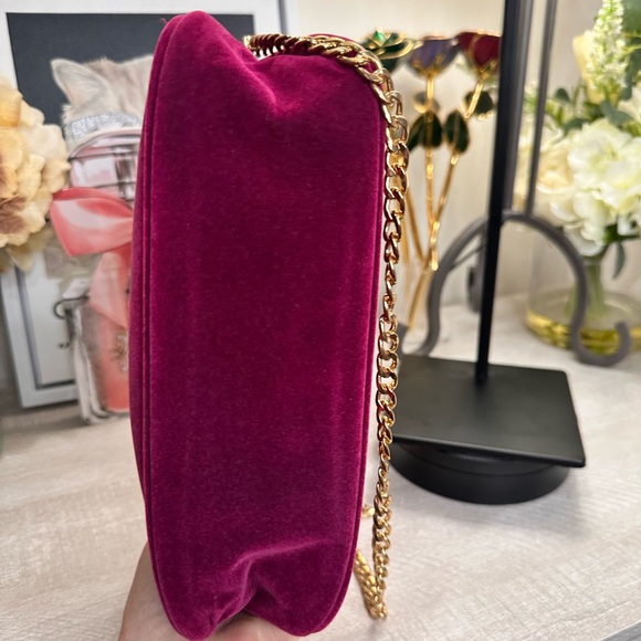 Gucci Beauty Cosmetic Bag with Chain - Picture 5 of 6